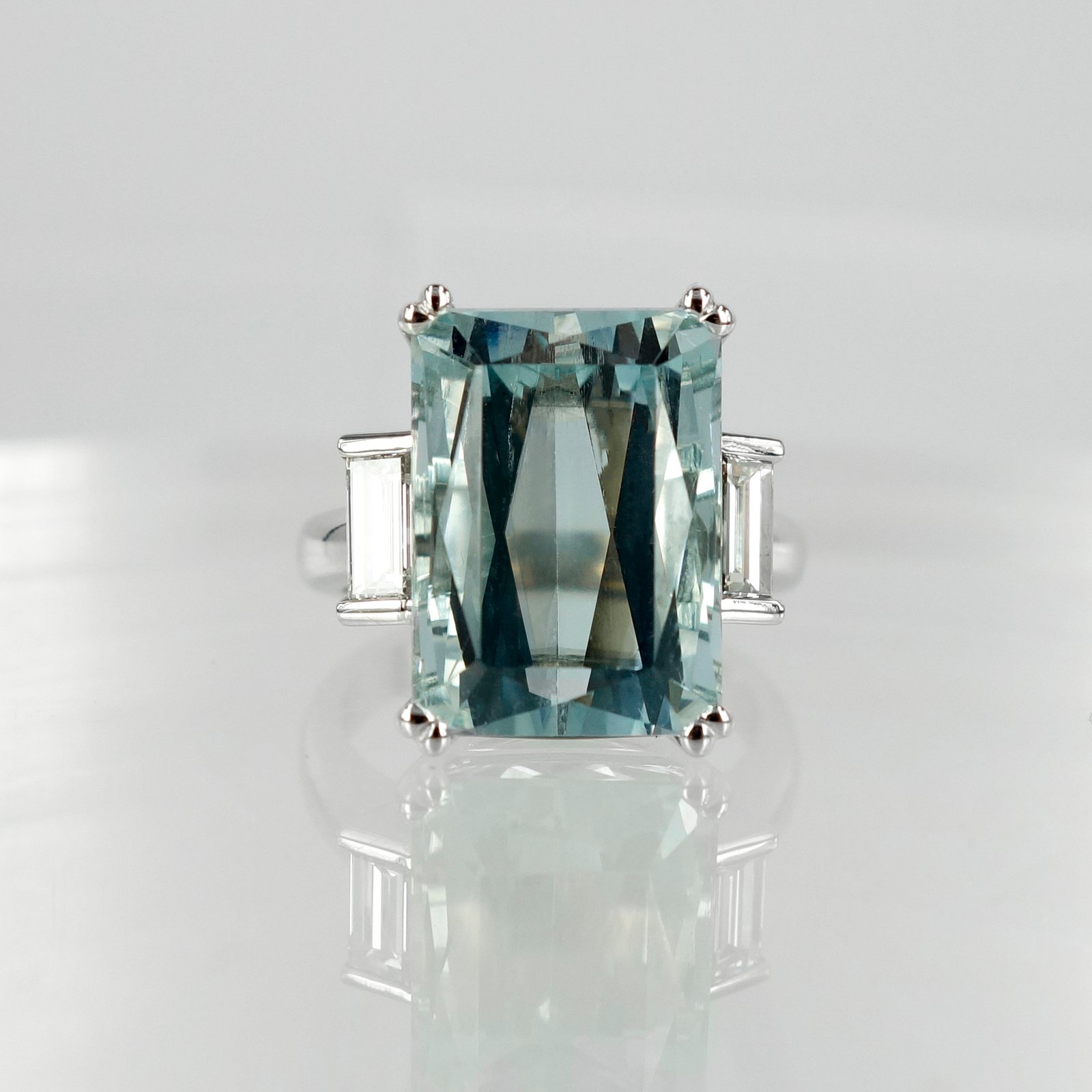 Large aquamarine on sale cocktail ring