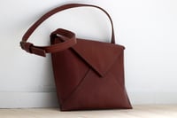 Image 2 of Enveloppe bordeaux (greasy leather)