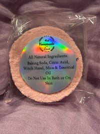 Image 2 of Clove Amber & Patchouli Shower Steamer 