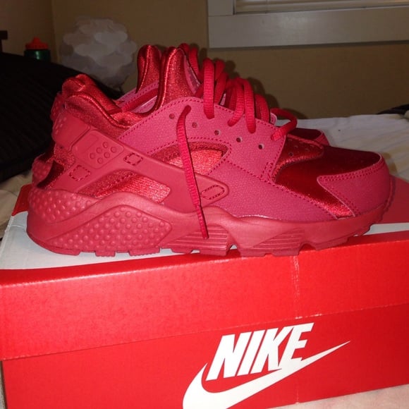 Image of Custom Huaraches "Triple Red Threat"