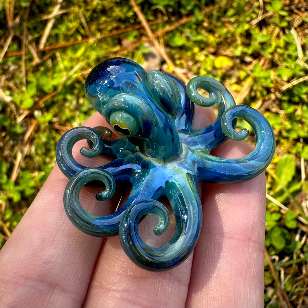 Image of shooting star octopus pendant