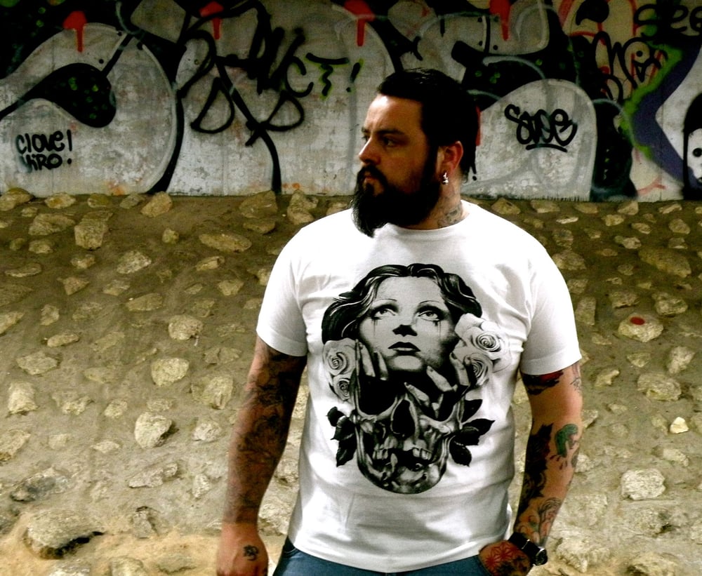 Image of MENS "SKULL AND ROSES" TEE