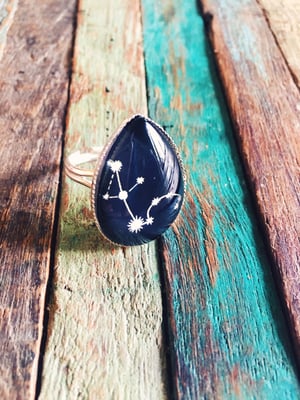 Image of Serre-tête Antik et les bijoux du shooting