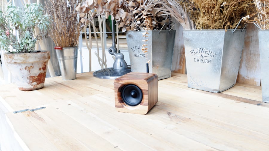 Image of Min622 portable bluetooth speaker-walnut