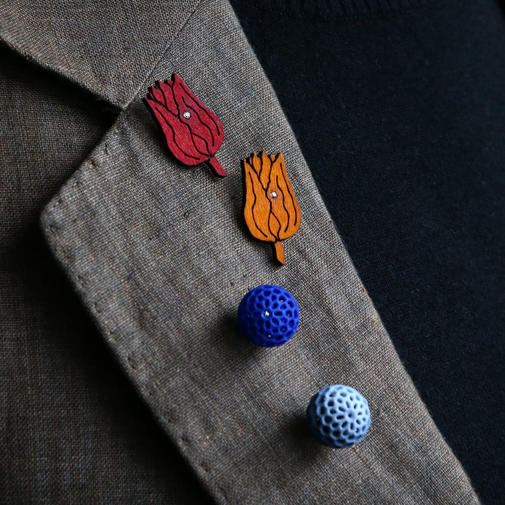Image of 3D printed tie pin / lapel pin BEHAVE 