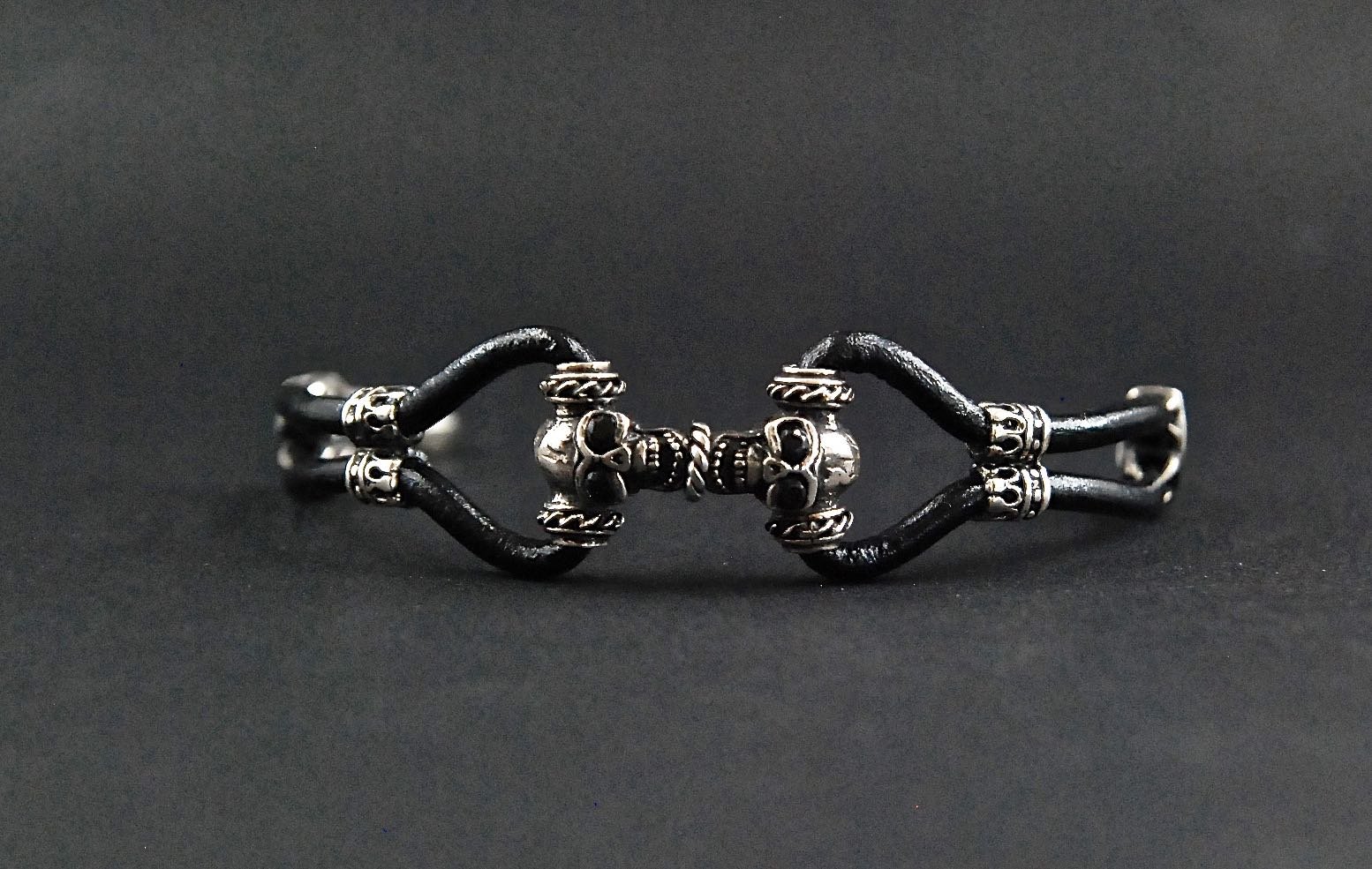 skull bracelet leather