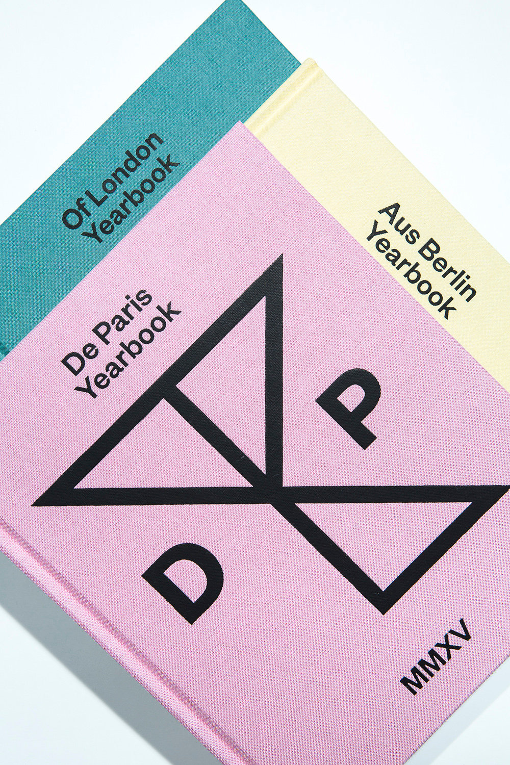 De Paris Yearbook 2015 - last copies -