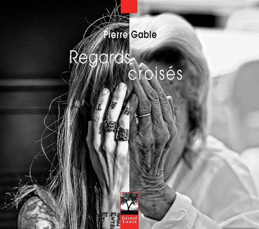 Image of REGARDS CROISÉS LE LIVRE THE BOOK