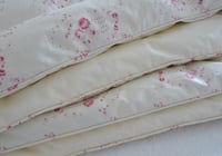 Image 5 of Beautiful Louise Loves Roses Eiderdown
