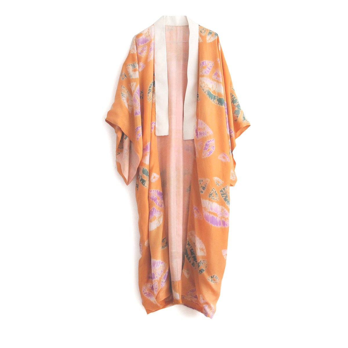 Orange silke kimono med shibori mønstre Kimono in the Clouds