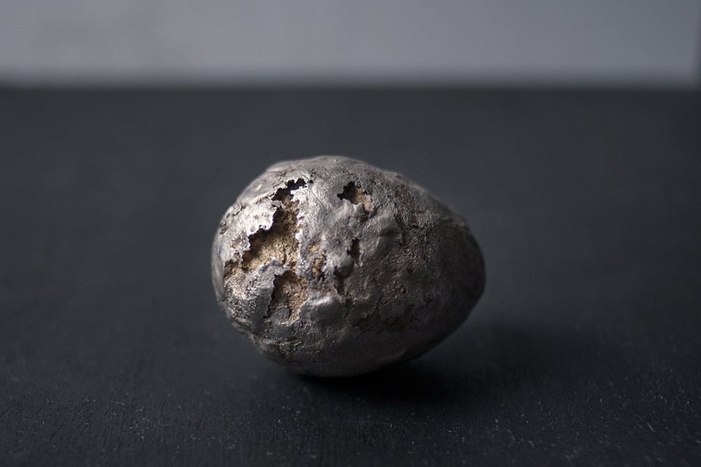 Image of 'cosmic egg' sculpture by Alex of Cave Collective