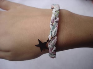 Image of Mon bracelet en liberty