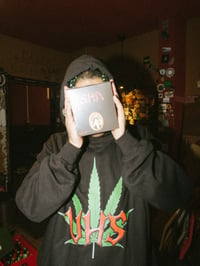 Image 2 of VHS 420 WEED SHIRT ZWART