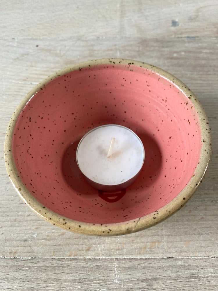 Pink candle tub.