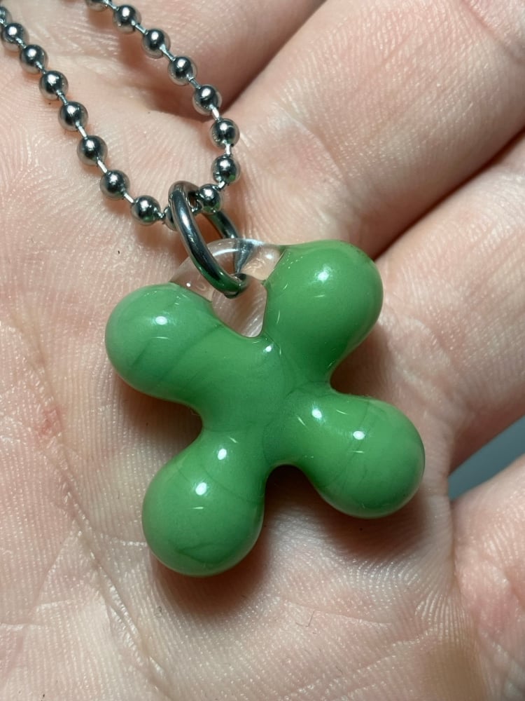 Image of Forest green clover