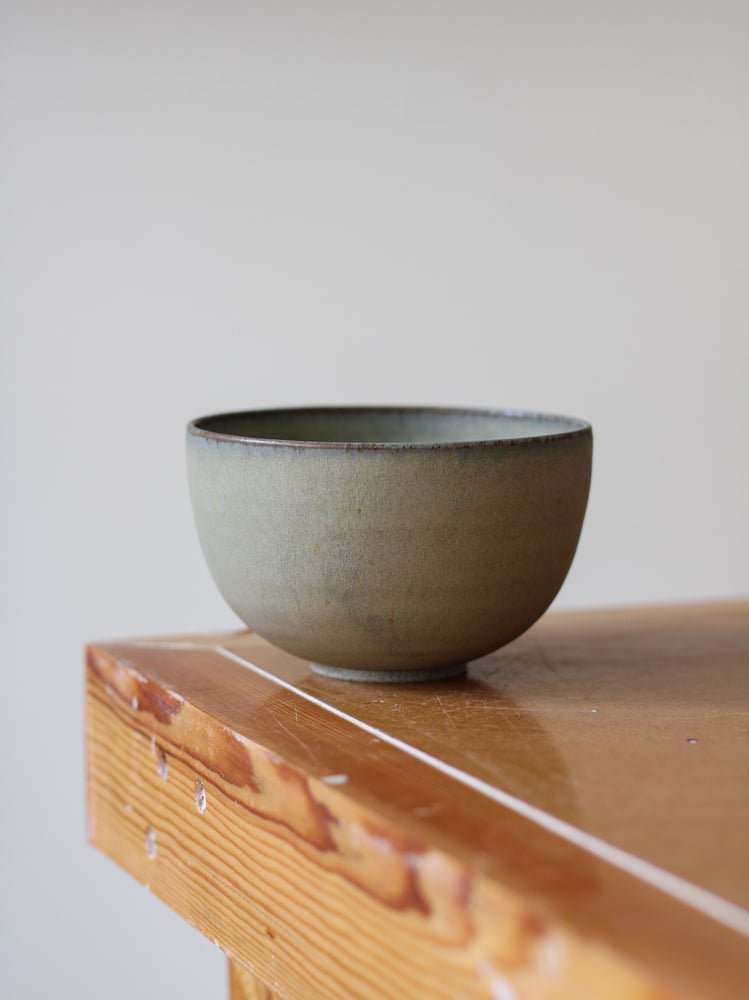 Image of cereal bowl in loch