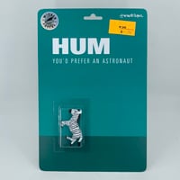 HUM