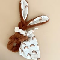 Image 1 of DOUDOU LAPIN FOURRURE ÉCUREUIL 