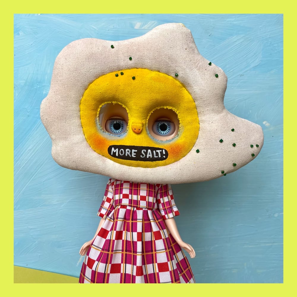 Image of Fried Egg Blythe Mask