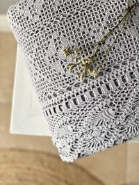 Image 7 of Ancienne nappe au crochet
