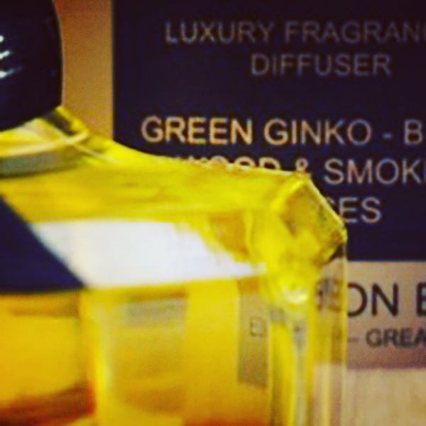 Image of LUXURY HOME FRAGRANCED REED DIFFUSER WITH BLACK REED