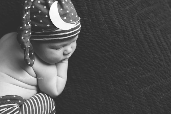 Image of Newborn Session Retainer Fee