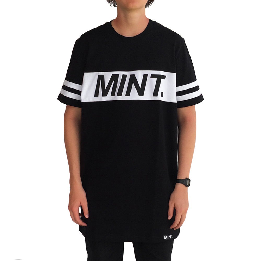 Image of REGULAR TEE (BLACK)