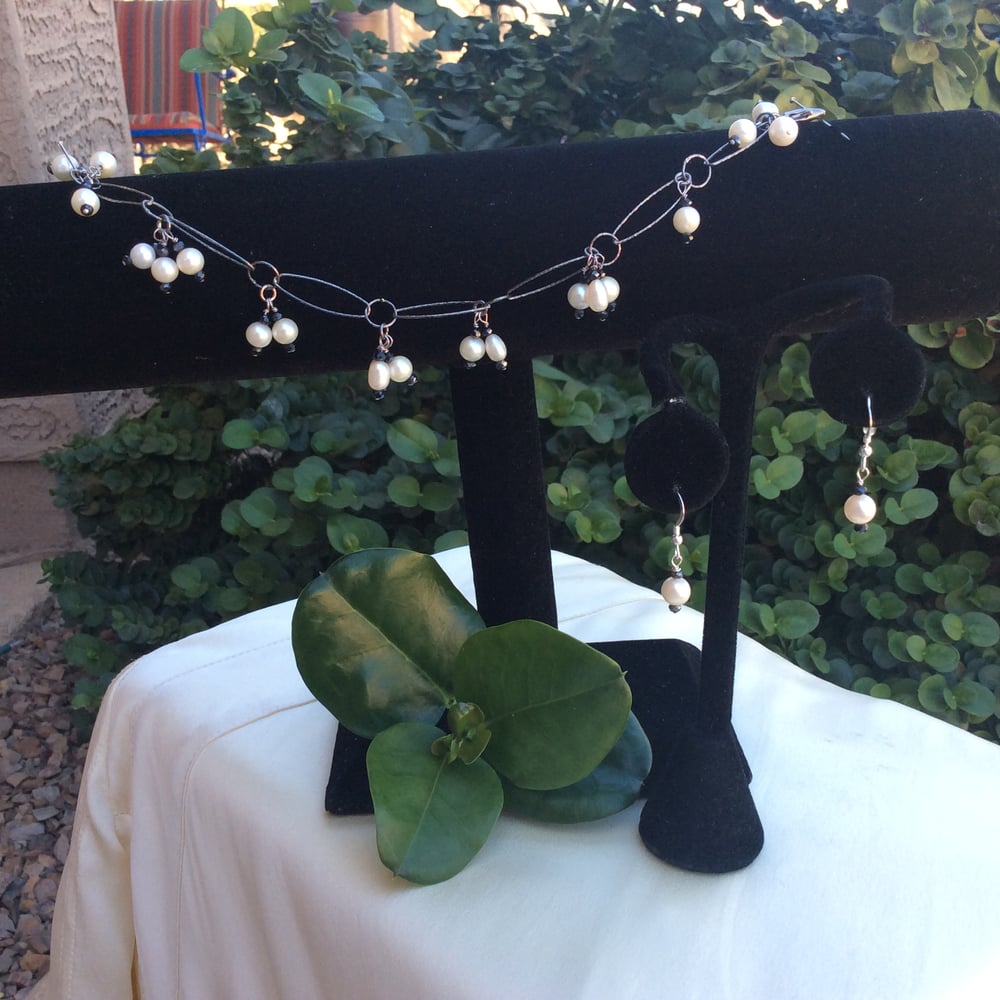 Image of Pearl drop necklace