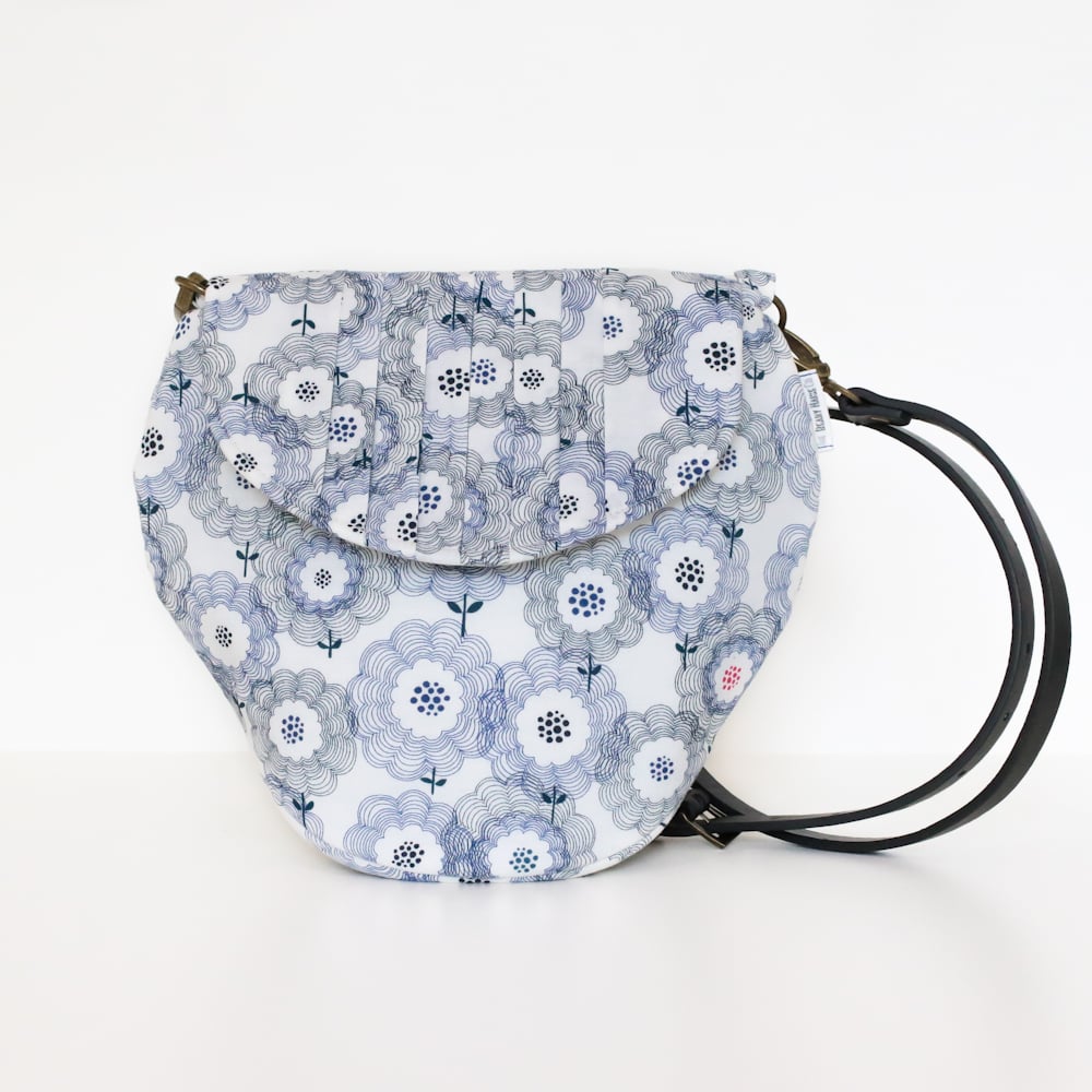 Image of Dandi Poppy Strawberrie Crossbody Bag