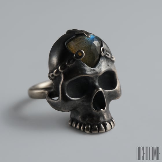 Image of La Petite Ascension Ring