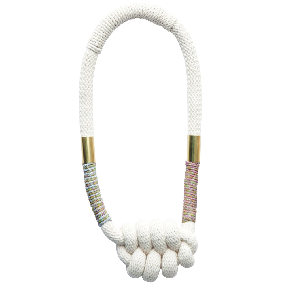 Hole & Corner necklace ZOEE