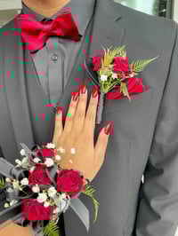 Image 9 of Corsage buttoneire set 