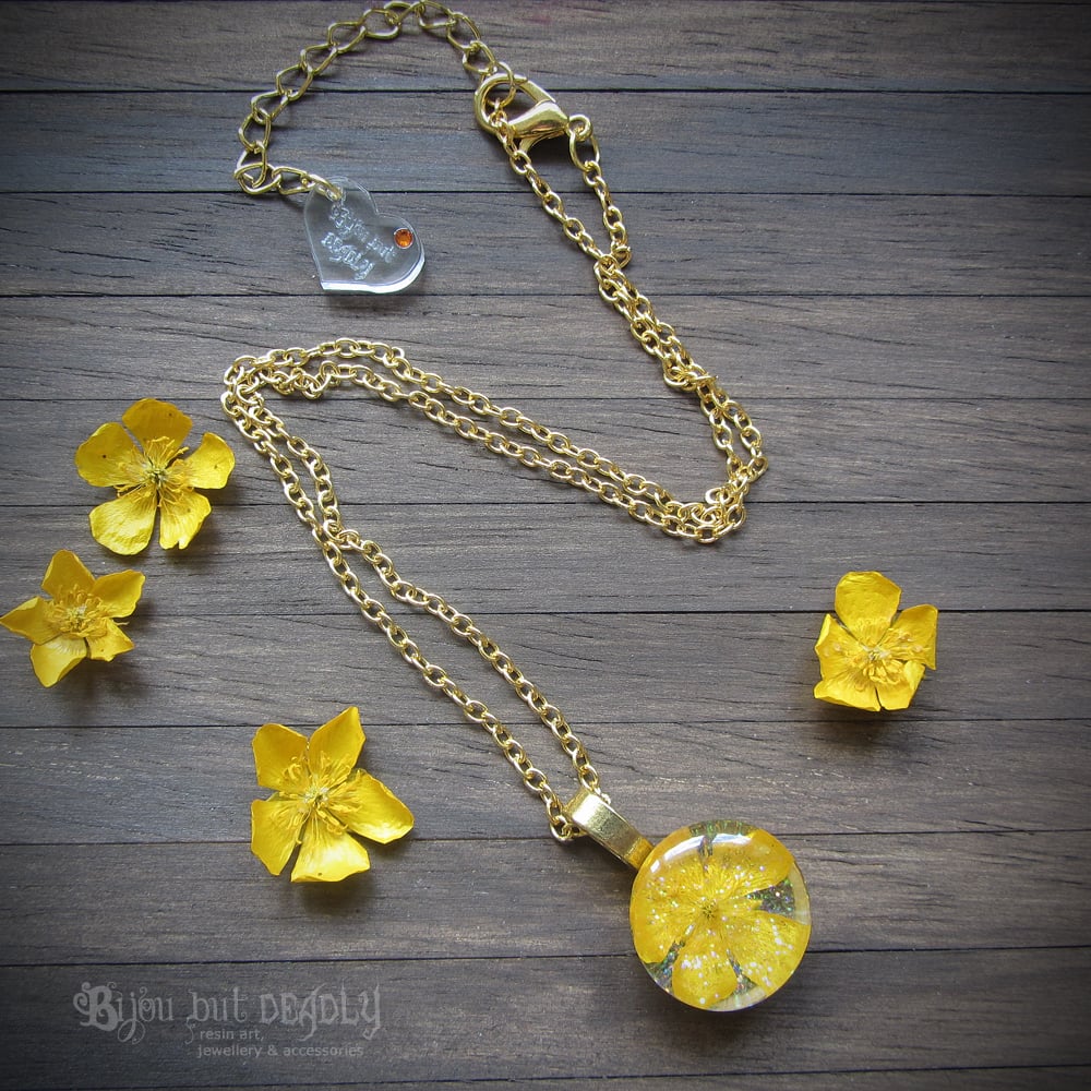 Real Buttercup Round Pendant