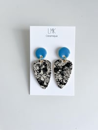 Paire de boucles d’oreilles céramique TOTEM TRIANGULA bleu
