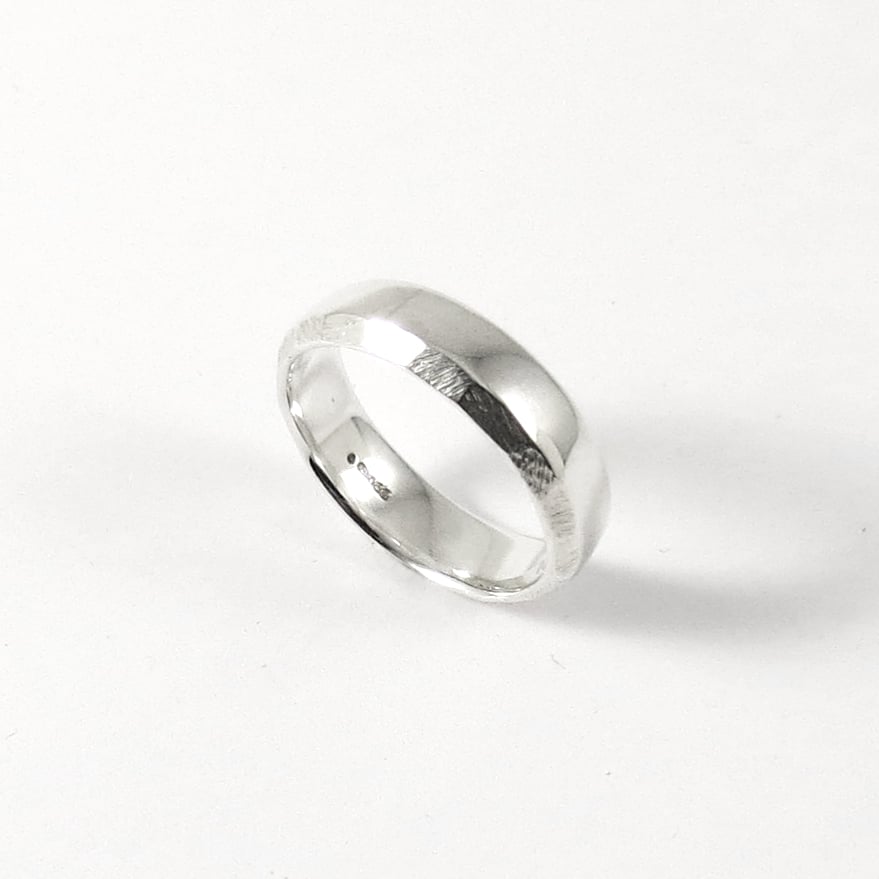 Image of Facet Edge Court Ring