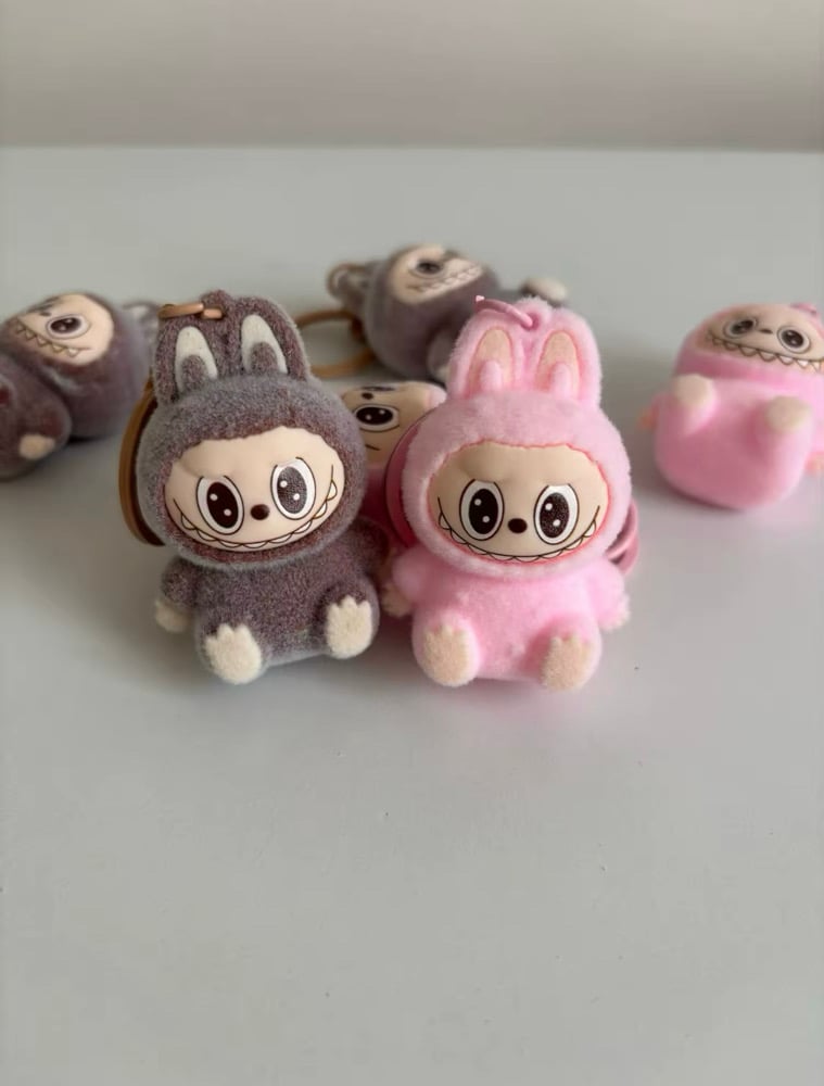 Image of labubu baby keyring (6cm)