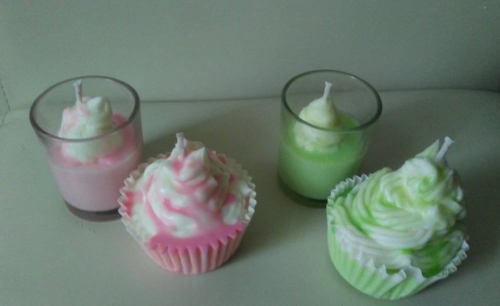 Image of Cupcakes and shooter candle/melts