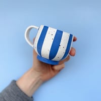 Image 1 of Circus cup with handle - Blue & white