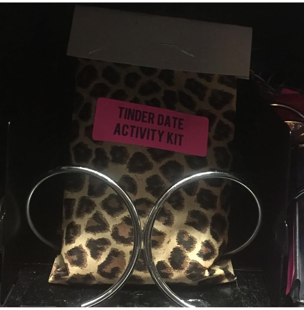 Image of Tinder Date Activity Kit