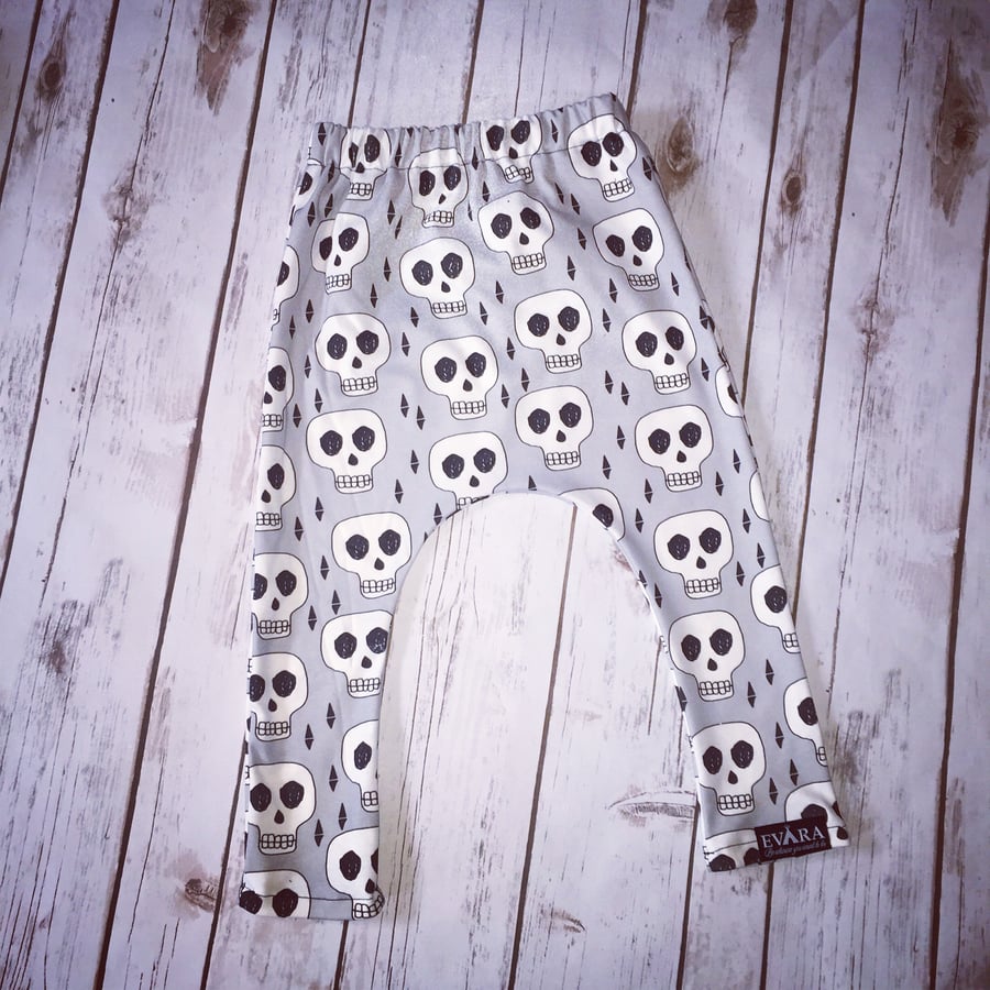 Image of Grey skull Slim harem leggings 