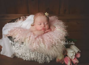 Image of Round Curly Felted Blanket - DUSTY ROSE
