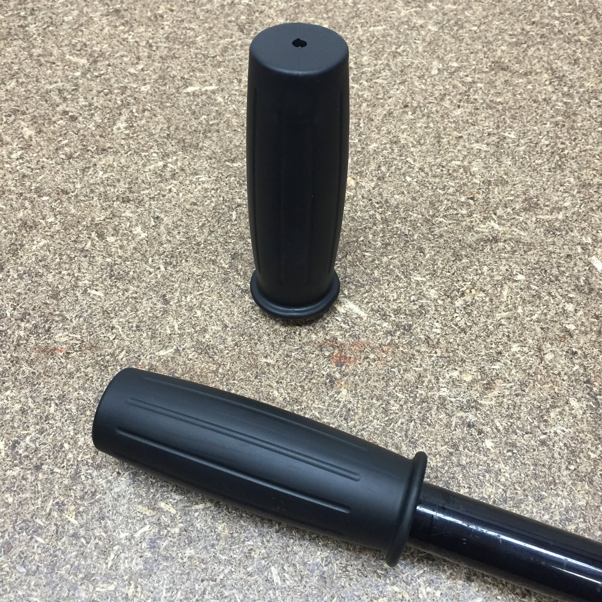 Image of Grips Barrel Style Black 7/8"