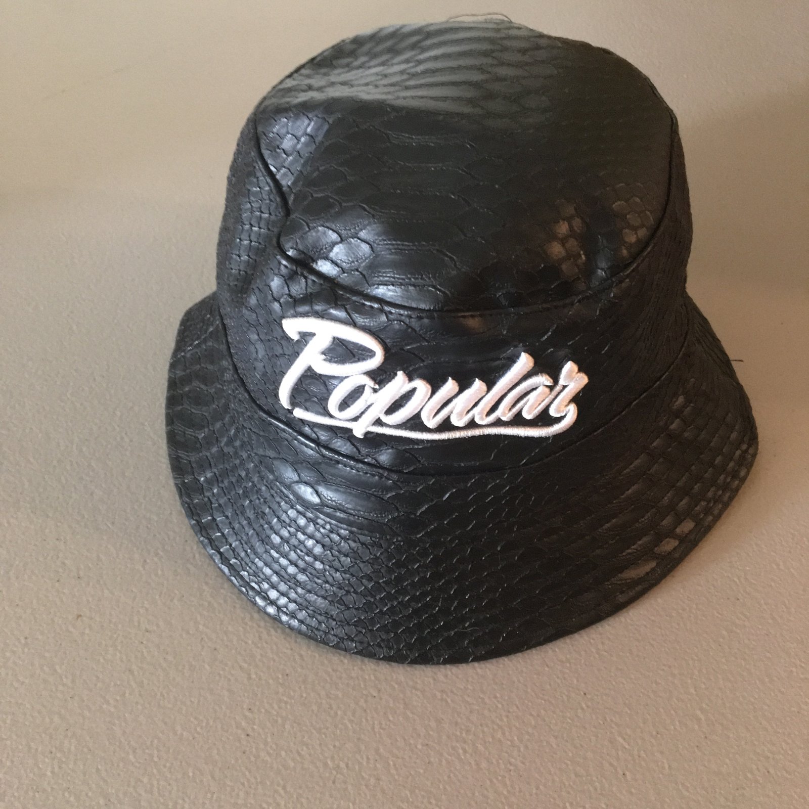 bucket hat popular
