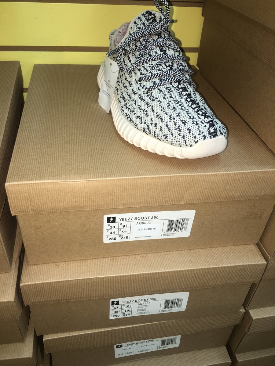 Image of Black&white Yeezy Boost 350