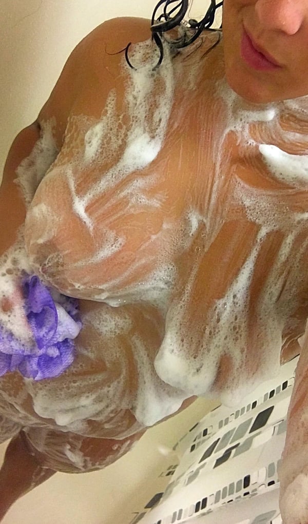 Image of Shower time photoset
