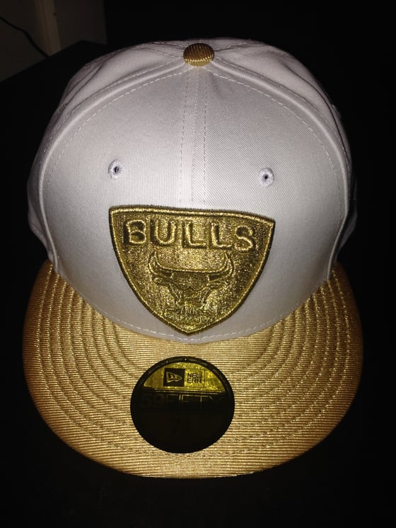 Image of New Era Chicago Bulls New Era Fitted "White/Gold"