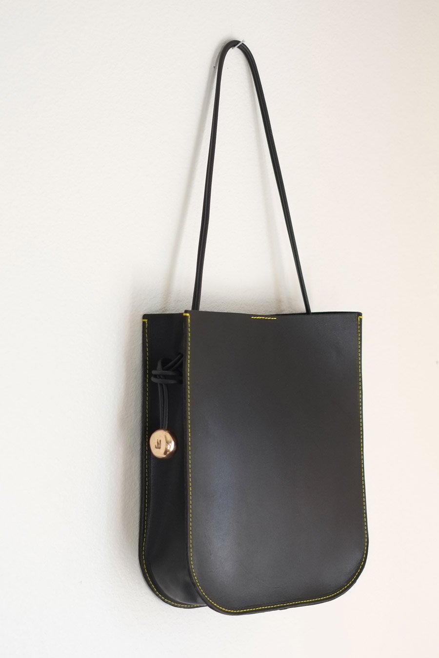 Image of black paddle bag