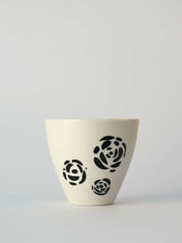 Image 1 of Small cup</br>black roses