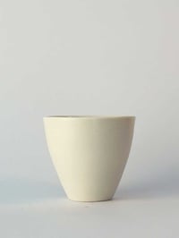 Image 2 of Small cup </br> black bird - Matt