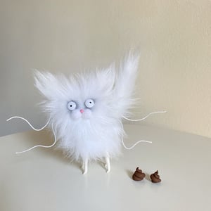 Image of Oopsy Kitty In White